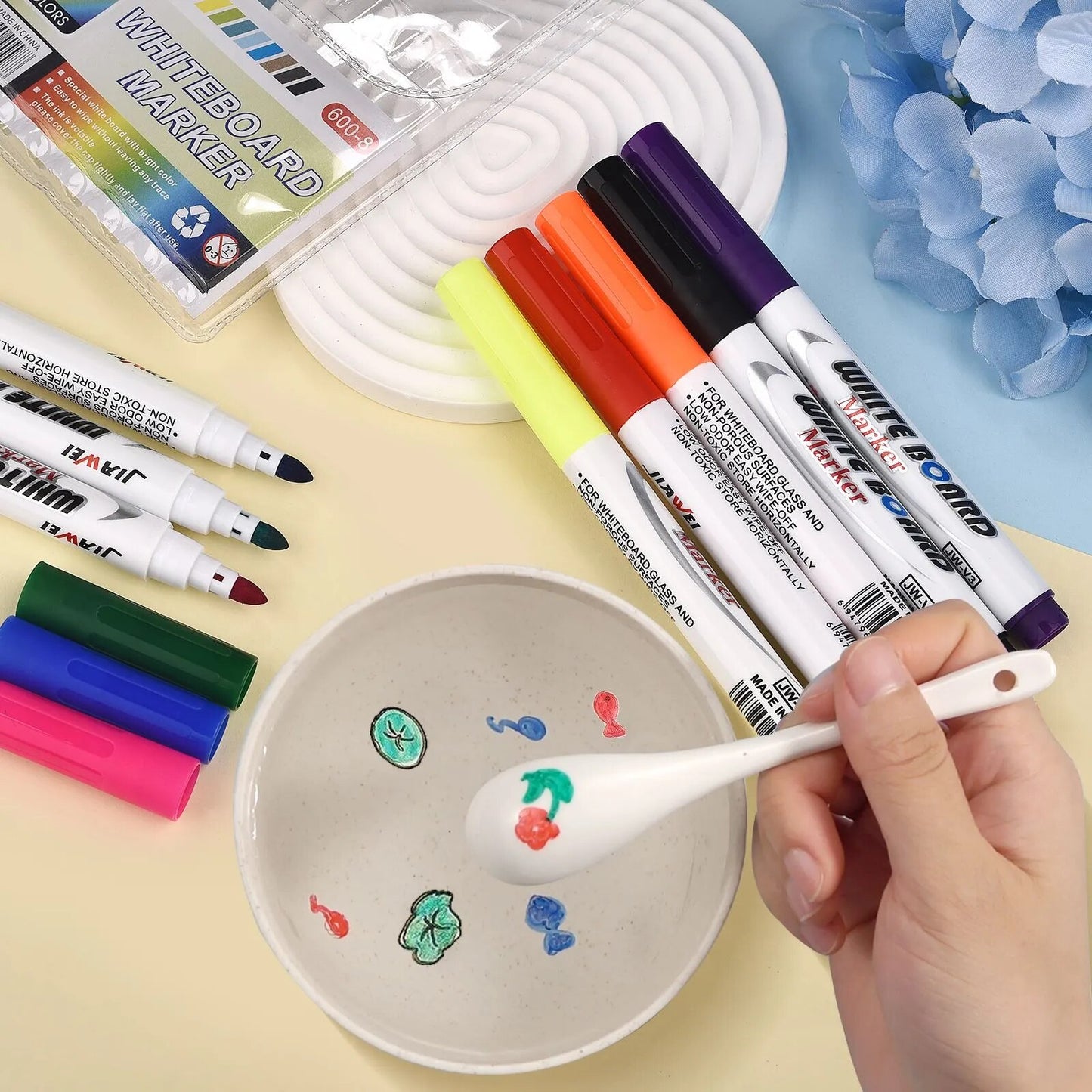 Kids' Creative Splash 8/12-Color Water Magic Pen Set: Float & Doodle Art Markers for Early Artistic Discovery